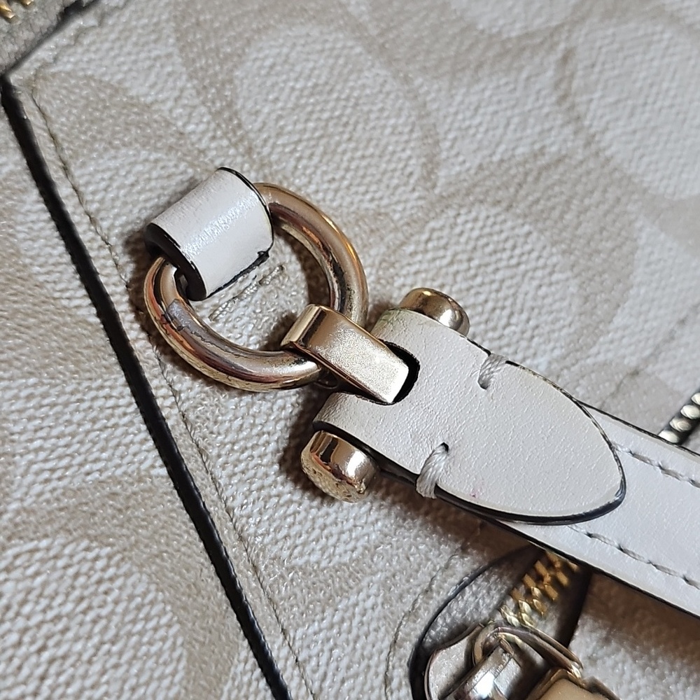 Coach Light Beige Signature Shoulder Bag 79998 - Picture 5 of 11